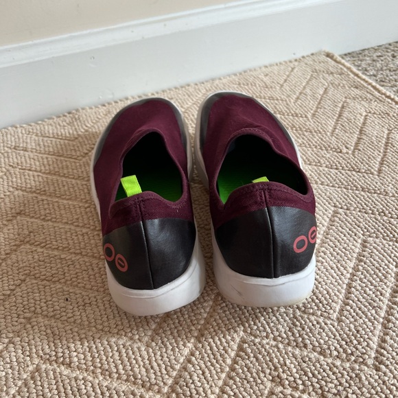 Oofos sz 10 - Picture 5 of 11